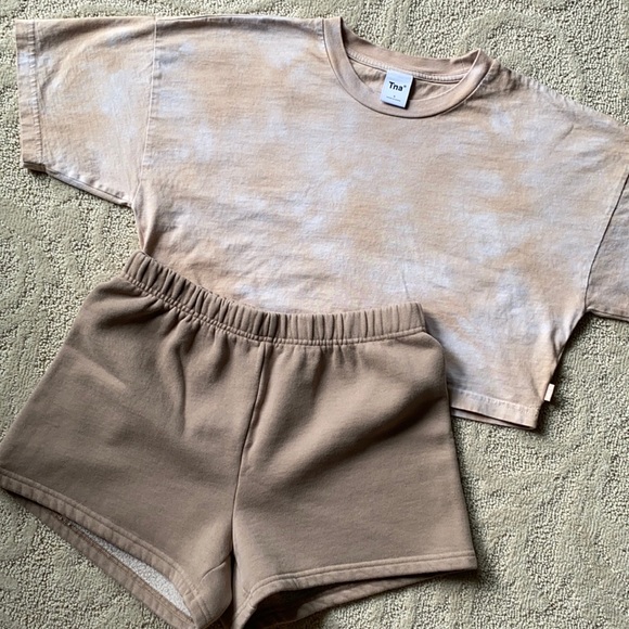 LIKE NEW Tna | Laid Back Tee in Tie Dye Beige Grey - Picture 15 of 16